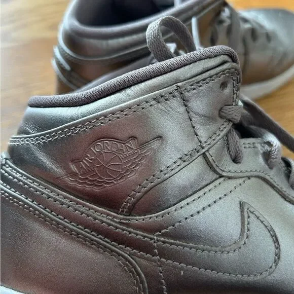 Nike Air Jordan 1 Silver Model AV5174-200 Youth Size 6.5 Y - Picture 8 of 9